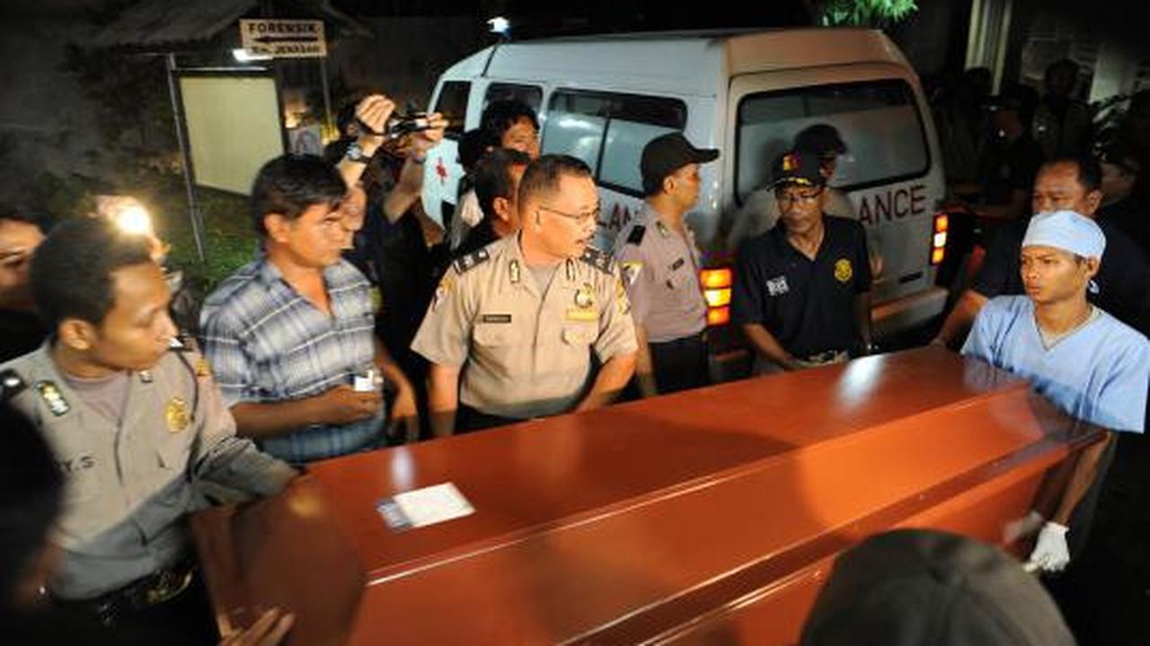 Jenazah terduga teroris tiba di RS Polri