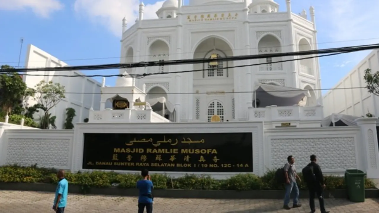 [Bintang] Masjid Ramlie Mustofa