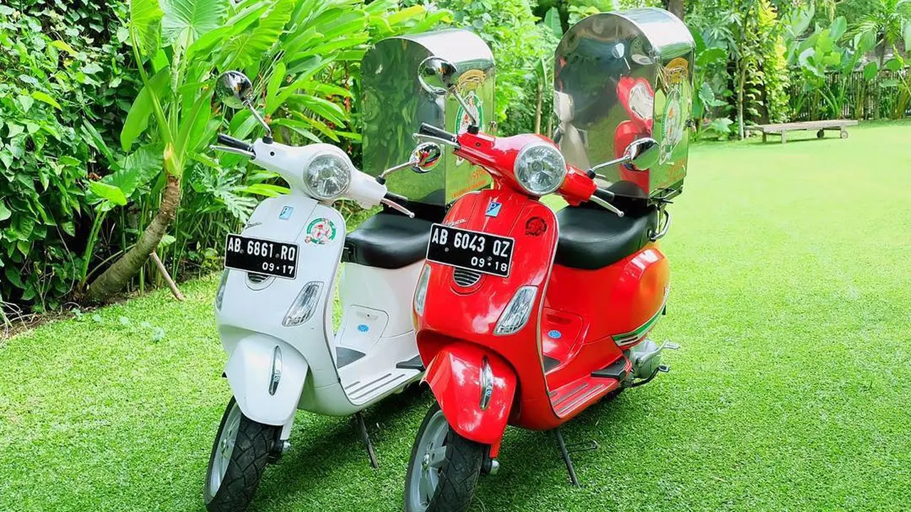 Klasik, Restoran Ini Beri Pelayanan Delivery Dengan Vespa Italia