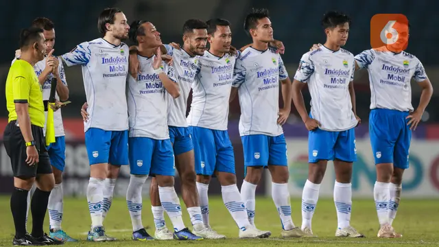 Foto: Ekspresi Drama Adu Penalti di Perempat Final Piala Presiden 2022, Persib Bandung Dikalahkan PSS Sleman