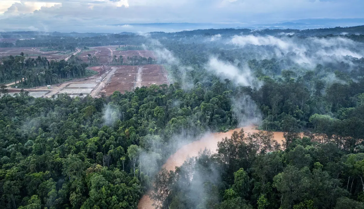 Eksploitasi tambang nikel menyebabkan deforestasi kian meluas di Halmahera Tengah, Maluku Utara, wilayah yang dulunya sebuah hutan alam tempat berlindung dan sumber penghidupan bagi suku asli Hongana Manyawa di Halmahera Tengah, Maluku Utara. (Foto oleh AFP)