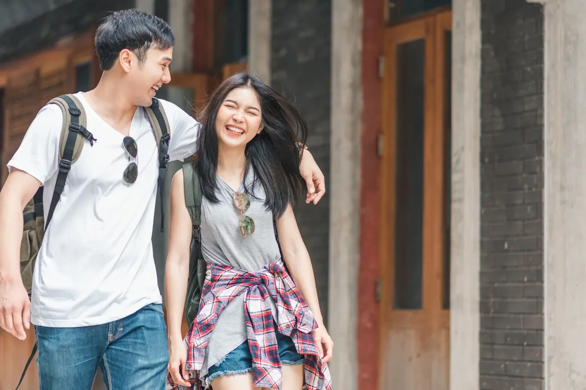 couple juli perhatian