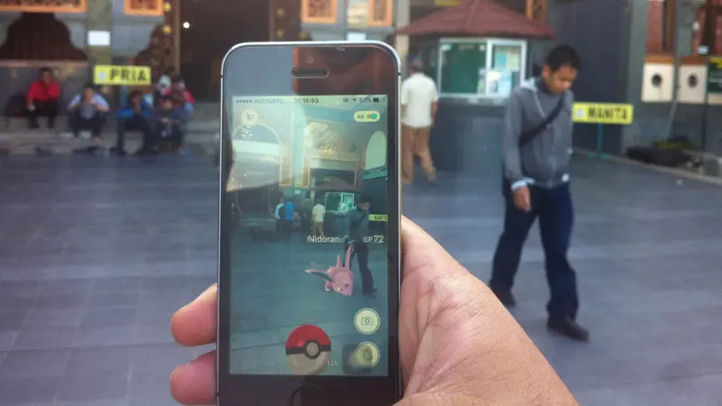 Pemburu Monster Pokemon Serbu Masjid Raya Cirebon