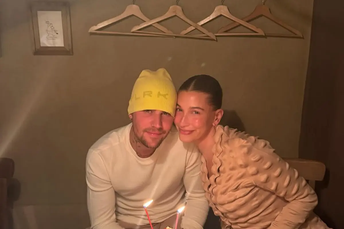 Gaya Minimalis Hailey Rayakan Ulang Tahun Justin Bieber ke-32 tahun dengan Dinner Romantis