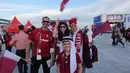 Para suporter tetap bangga dengan pencapaian Qatar sebagai negara kedua di Asia yang menjadi tuan rumah Piala Dunia setelah sebelumnya Asia menjadi tuan rumah pertama kali pada edisi 2002, di mana Korea Selatan dan Jepang menjadi tuan rumah bersama. (Bola.com/Ade Yusuf Satria)
