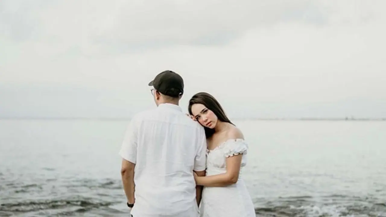 Segera Menikah, Ini 6 Potret Romantis Prewedding Pamela Bowie dan Kekasih
