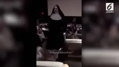 Maksud hati ingin menakuti penonton, aksi Valak malah gagal dan membuatnya menangis.