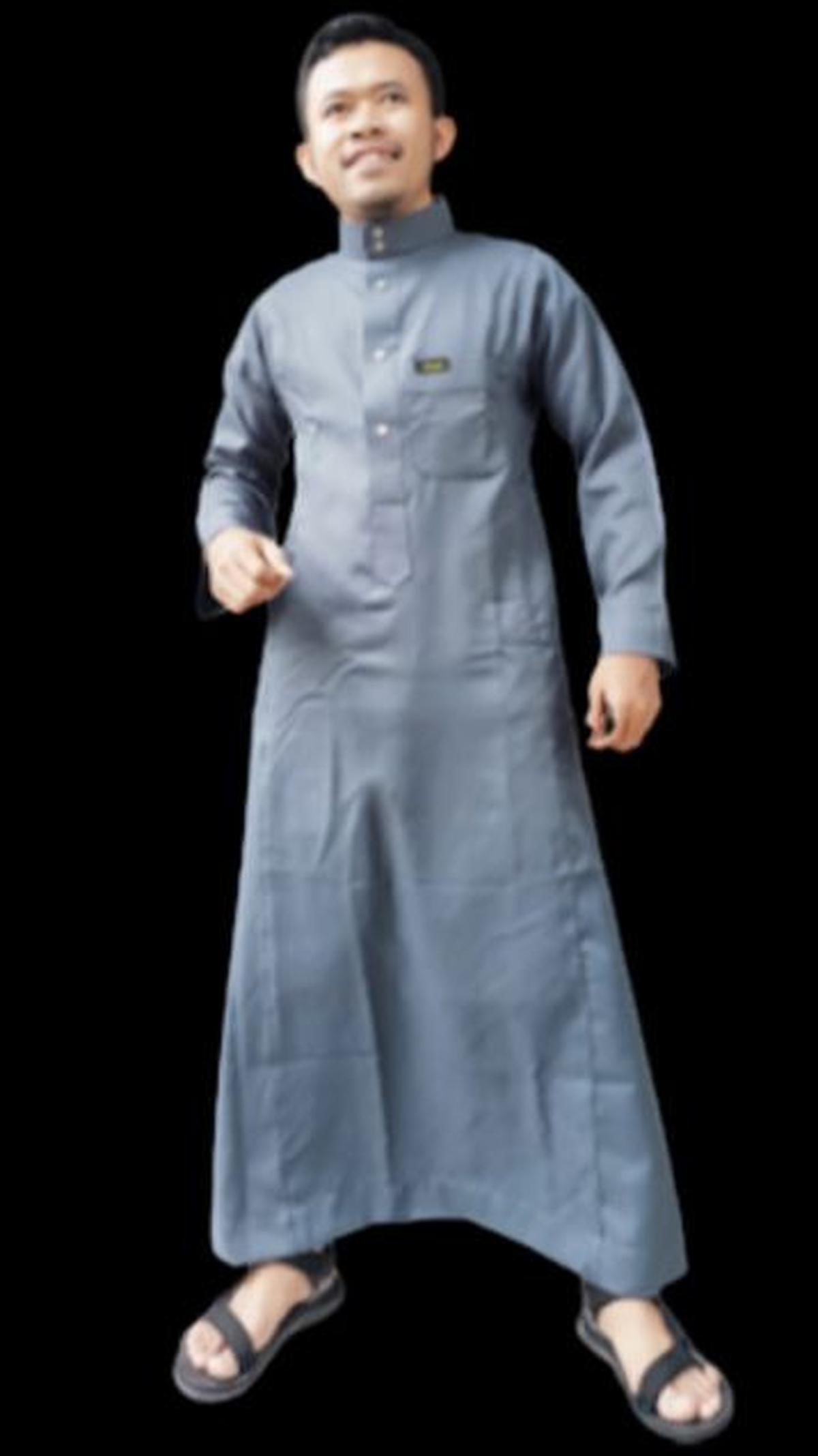 <b>Gamis Pria Saudi dari&nbsp;</b>DeJubah&nbsp;