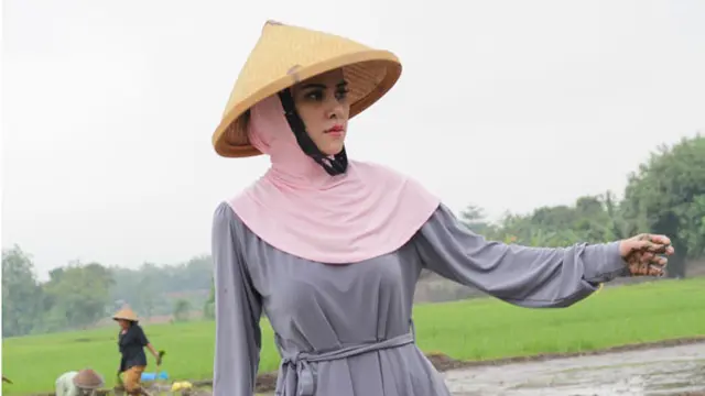 Enam Artis Jilboobs
