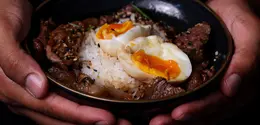 Gyudon menjadi salah satu hidangan khas Jepang yang digemari karena cita rasanya yang gurih, manis, dan mudah dibuat. (Foto/Dok: Pexels)