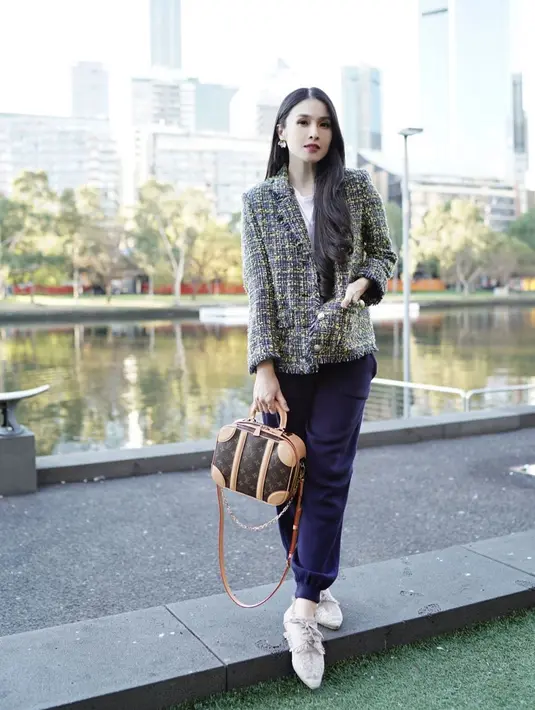 (Instagram/sandradewi88)