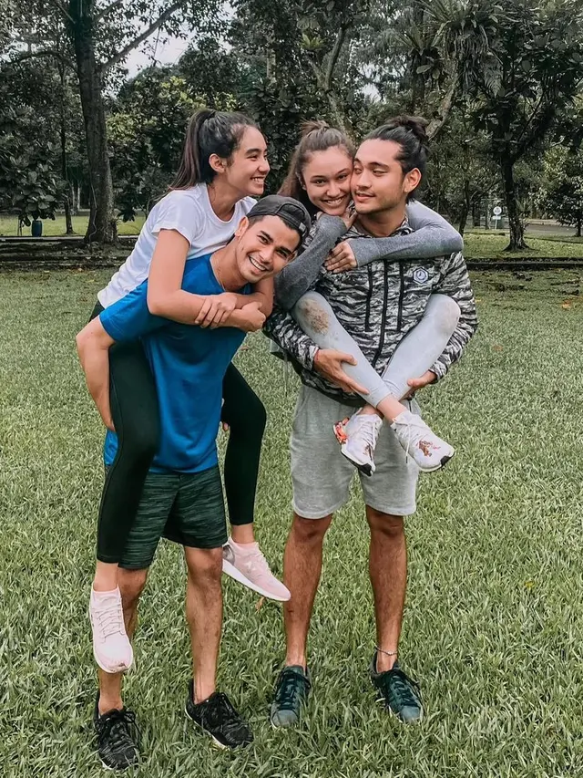 7 Potrret Kebersamaan Pasangan Kekasih dalam Love Story The Series