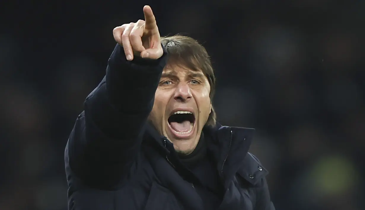 Tottenham mendominasi pertandingan. Tim asuhan Antonio Conte itu menguasai bola hingga 55 persen, juga melakukan 7 tembakan tepat sasaran ke gawang lawan. (AP/Ian Walton)