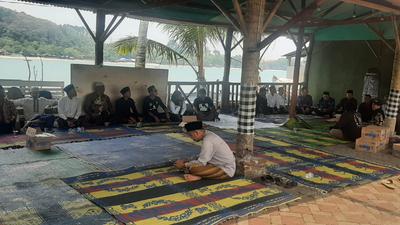 Doa Bersama di Hari Terakhir Pencarian Jurnalis dan Kru Kapal