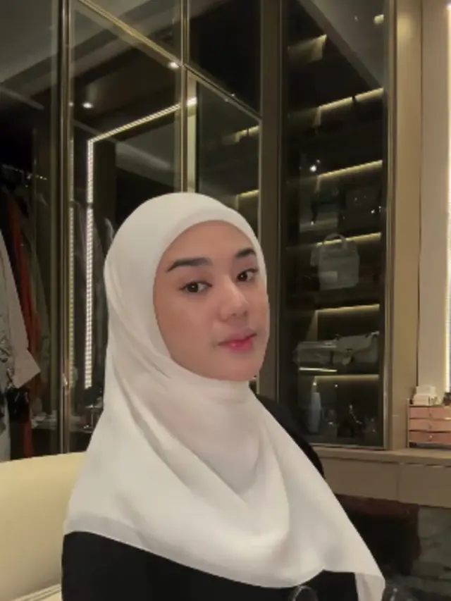 Walk in Closet Clara Shinta