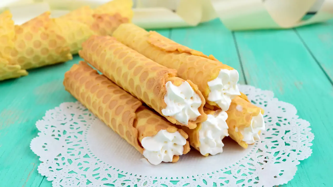 kue semprong isi krim