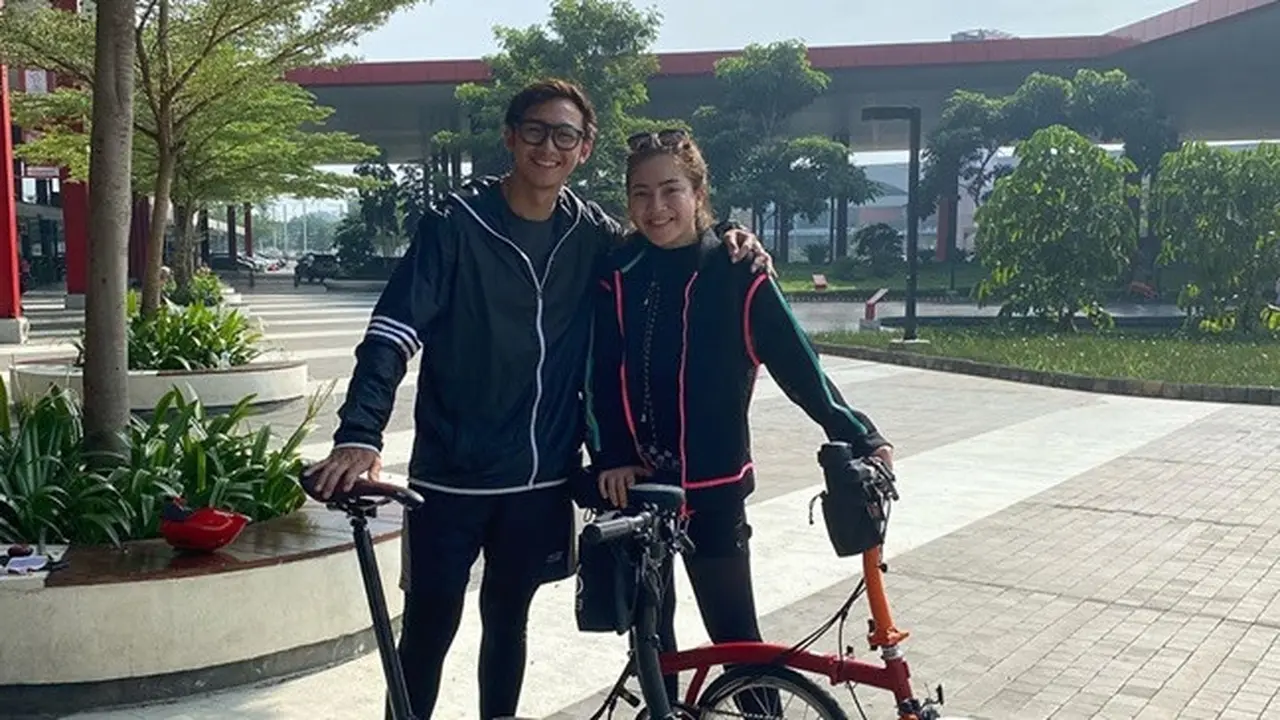 Seru dan Romantis, Ini 6 Momen Caesar Hito dan Felicya Angelista Gowes Bareng