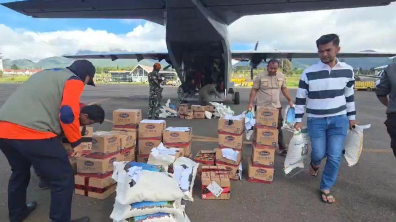 TNI Bantah Bantuan Kosong, Ungkap Konsep Airdrop Helibox ke Wilayah Bencana
