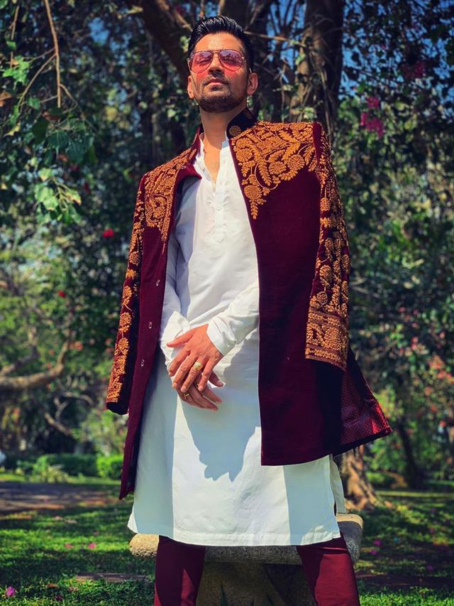 Pernah Dikabarkan dekat dengan Jedar, Ini 6 Potret Terbaru Vishal Singh