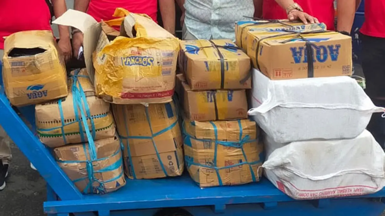 Barang bukti berupa miras ilegal jenis Cap Tikus yang berhasil diamankan aparat Polda Sulut.
