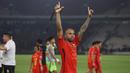 <p>Selebrasi pemain Persija Jakarta, Gustavo Almeida merayakan kemenangan 1-0 atas Persis Solo setelah berakhirnya laga pekan ke-31 BRI Liga 1 2023/2024 di Stadion Utama Gelora Bung Karno (SUGBK) Senayan, Jakarta, Rabu (17/4/2024) malam WIB. (Bola.com/M Iqbal Ichsan)</p>