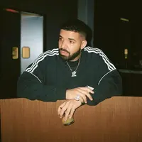 Meski demikian, Rihanna berharap Drake menjadi ayah yang baik dan mengurus anaknya dengan benar. (instagram/champagnepapi)