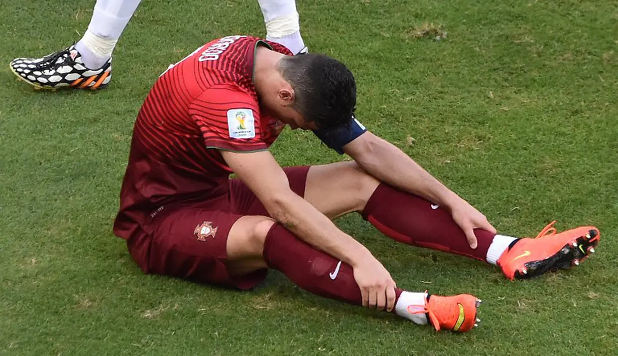 Jerman seakan mengajarkan pada Portugal bahwa Sepakbola adalah kerjasama Tim bukan aksi pemain bintang (AFP Photo/DIMITAR DILKOFF)