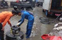 Banjir Rob Rendam Jalan RE Martadinata Jakarta Utara, Lalu Lintas Tersendat