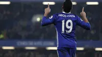 Diego Costa membuat Chelsea unggul 1-0 di babak pertama melawan Hull City, pada Minggu (22/1/2017) malam. (Adrian DENNIS / AFP)