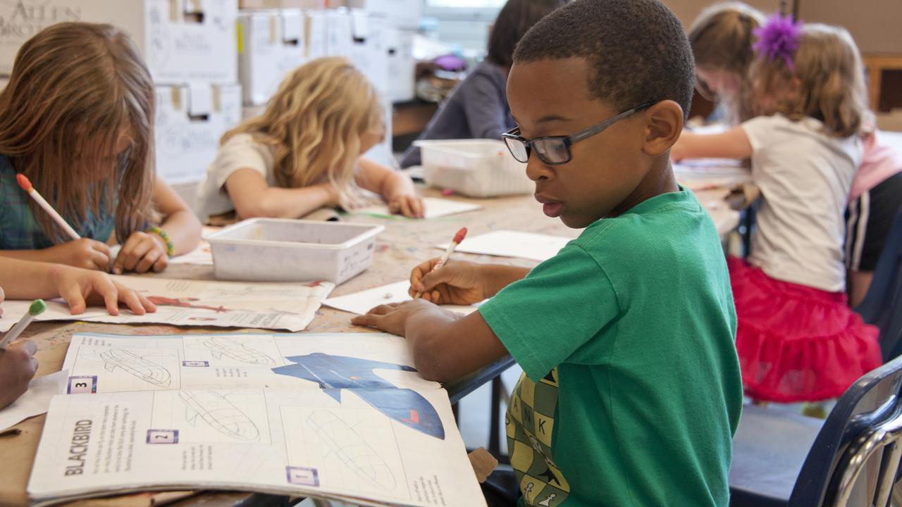 Ilustrasi sekolah. Photo by CDC on Unsplash