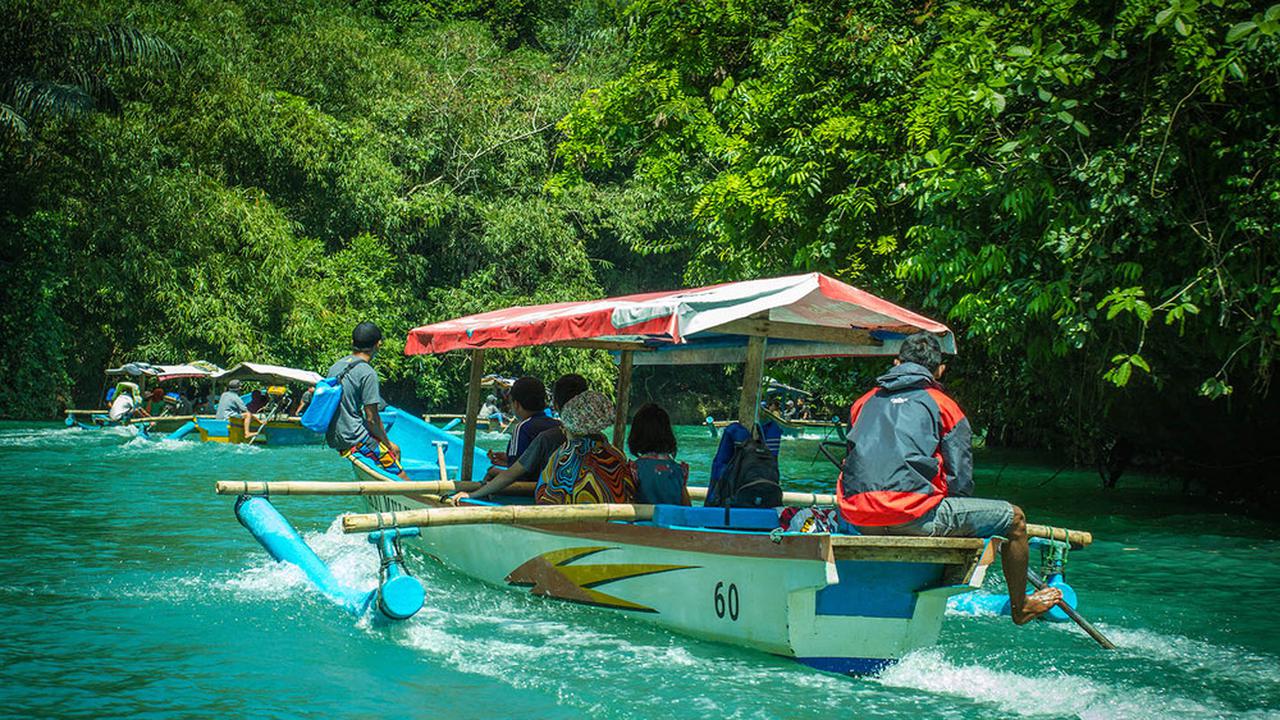 Tertarik Wisata ke Green Canyon?