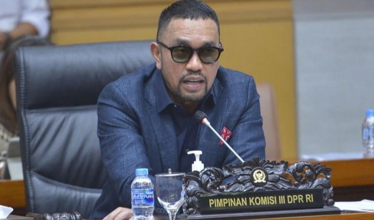 Menurut Sahroni, saat itu SBY hanya berbagi pengalaman dalam Pilpres 2004. Sahroni mengaku menyayangkan pernyataan SBY tersebut.<br>