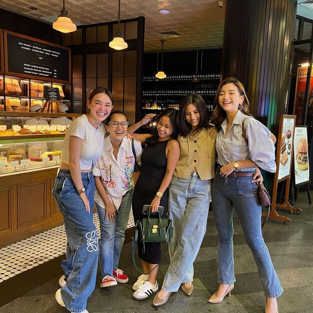 6 Bulan Usai Sinetron Tamat, Ini 6 Potret Temu Kangen Pemain Ikatan Cinta