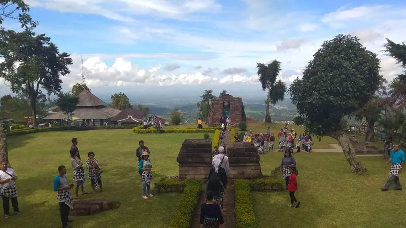 Antropolog Perancis Eksplore Gerak di Candi Sukuh