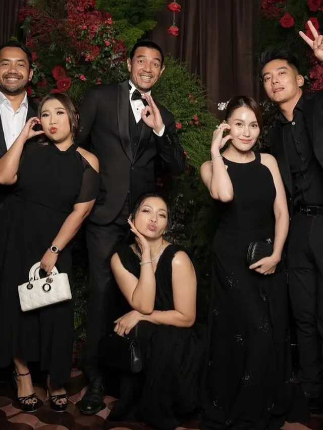 Ayu Ting Ting  di Resepsi Syifa Hadju dan EL Rumi. [@ayutingting92]