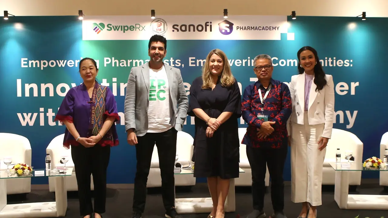 Peningkatan Kompetensi Apoteker Melalui Teknologi PharmAcademy