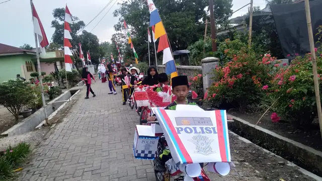 7 Potret Sepeda Hias Ramaikan Karnaval HUT RI Ini Kreatif, Ada Tank Hingga Pesawat