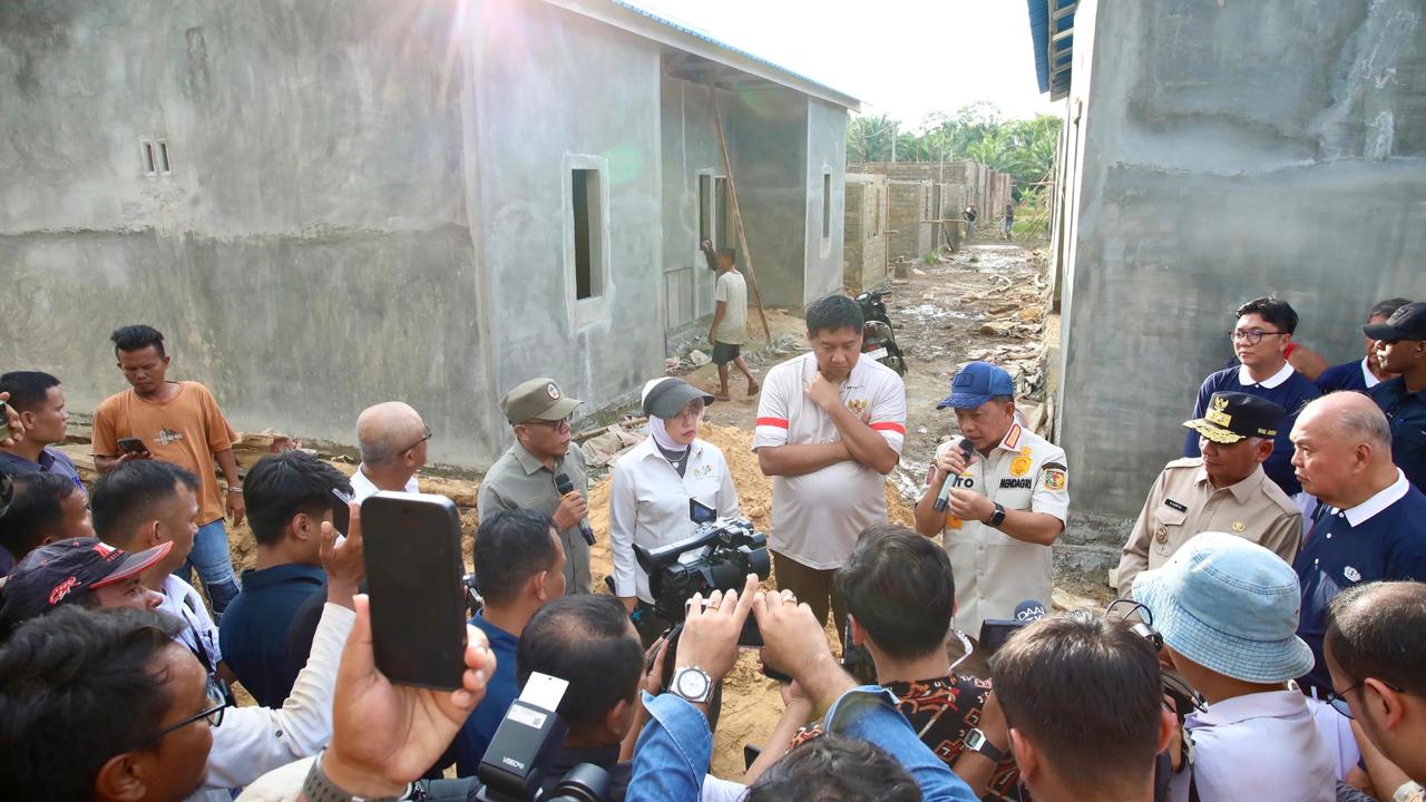 Kasatgas Tito Karnavian saat peninjauan Hunian Tetap (Huntap) di Tapanuli Tengah