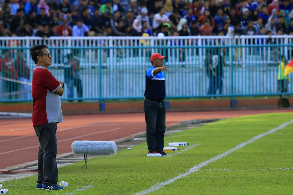 Lukas Tumbuan dan Gatot Barnowo