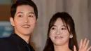 “Mereka (Song Joong Ki dan Song Hye Kyo) memiliki jadwal pribadi di sana, jadi mereka pergi bersama,” ungkap seorang sumber seperti yang dilansir dari Ace Showbiz. (Instagram/allkdrama)