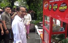 Momen Chef Arnold Datangi Rumah Jokowi Bawa Gerobak Merah