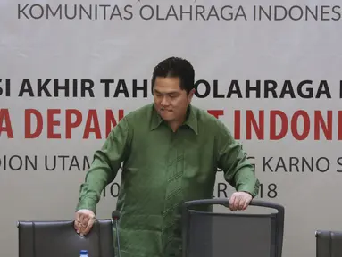 Ketua Umum KOI, Erick Thohir saat menjadi pembicara kunci pada Refleksi Akhir Tahun Olahraga Indonesia di SUGBK, Jakarta, Senin (10/12). Acara Refleksi Akhir Tahun ini juga dihadiri Ketua INAPGOC Raja Sapta Oktohari. (Liputan6.com/Helmi Fithriansyah)