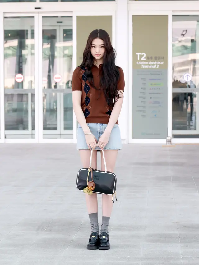 Adu Gaya Airport Look Idol K-Pop Berjuluk ‘It Girl’: Jang Wonyoung IVE hingga Momo TWICE