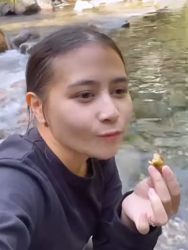 Prilly Latuconsina