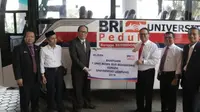 Universitas Lampung (Unila) menerima bantuan kendaraan operasional berupa satu unit bus dari program Coorporate Social Responsibility (CSR) Bank Rakyat Indonesia (BRI) Tbk.