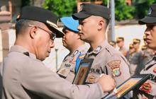 Tampang Dua Anggota Polres Jaktim Dipecat Gara-Gara Desersi hingga Narkoba
