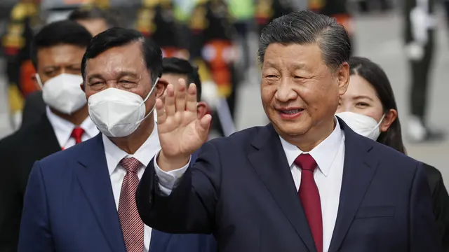 Presiden China Xi Jinping Bersama Istri Tiba di Bali