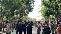 Update Demo Kwitang: Komandan Brimob Dilempari Botol, Massa Merangsek Masuk Gedung