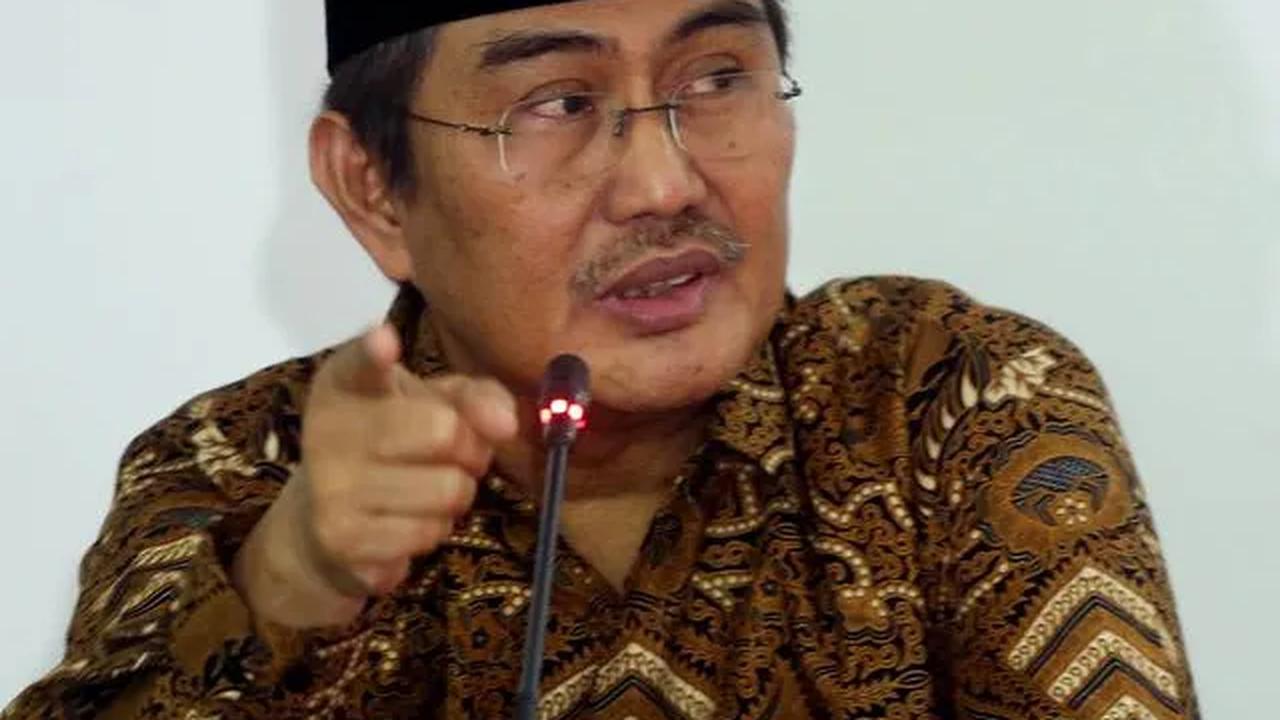 Jimly menegaskan, gugatan batas usia capres dan cawapres adalah masalah yang tidak begitu berat. Terkait batasan usia capres dan cawapres itu dasarnya adalah Undang-Undang.