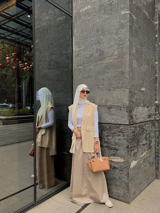 Inspirasi Gaya Hijab Paula Verhoeven yang Stylish dan Kekinian